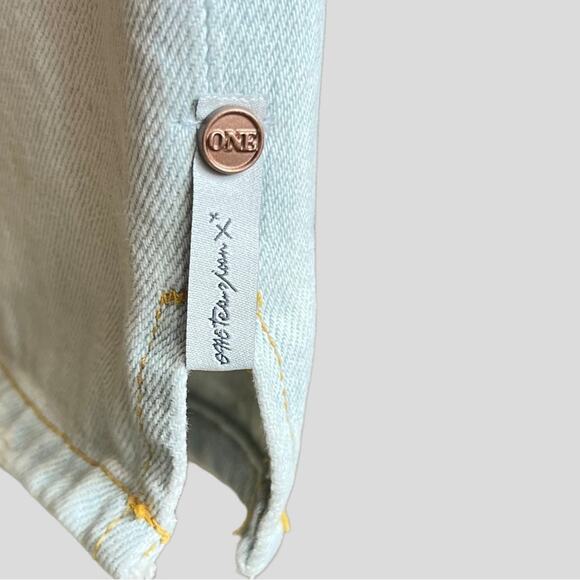 NWT One Teaspoon Brando Denim Mini Skirt Womens 32 11/12 Lightwash Barely Blue - Picture 5 of 15